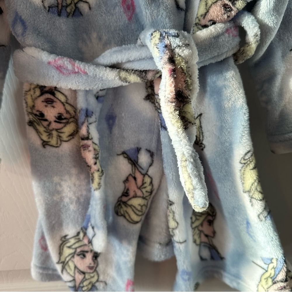 Disney Frozen Elsa Robe | Toddler Robe - Picture 4 of 10